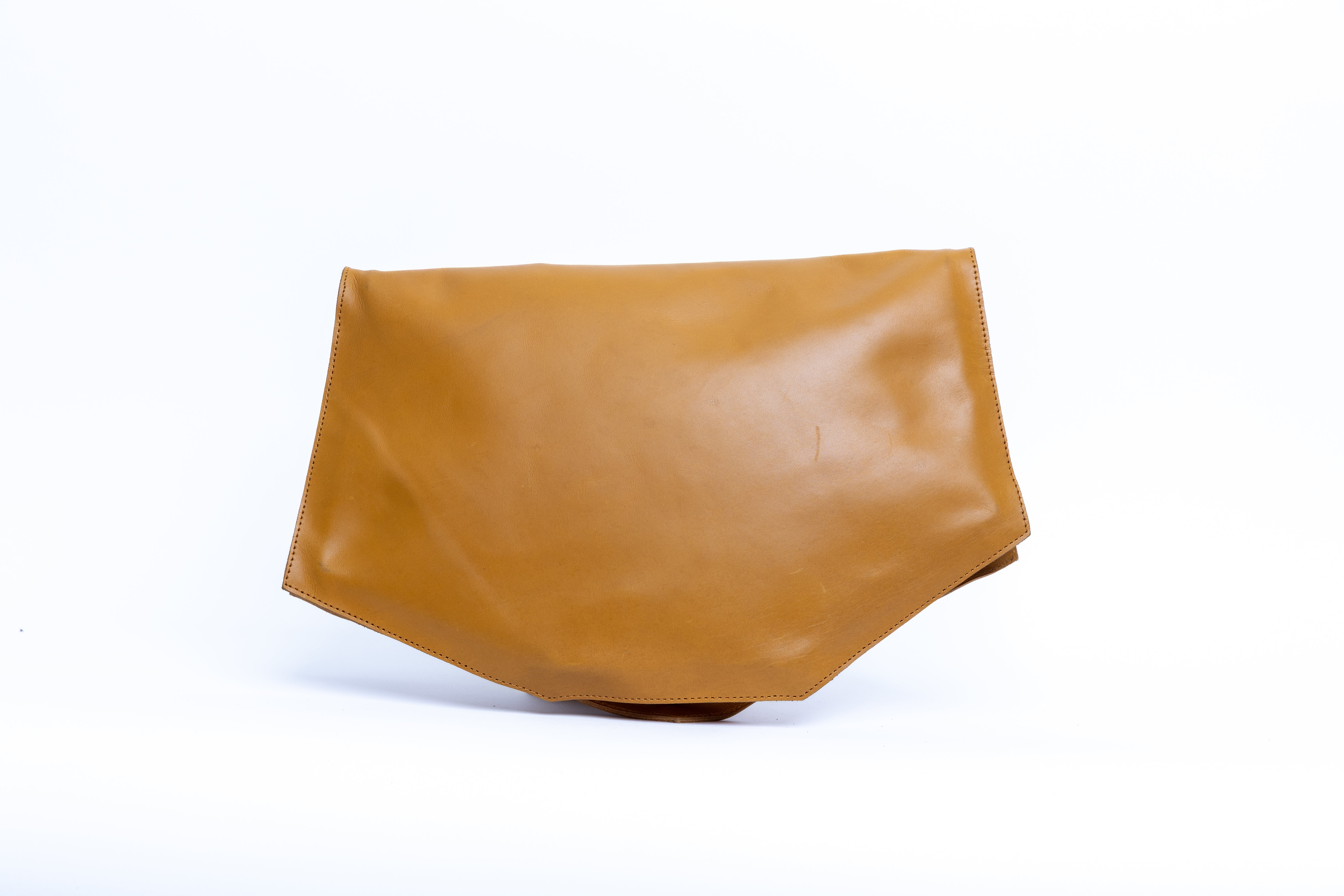 Ada Geometric Clutch